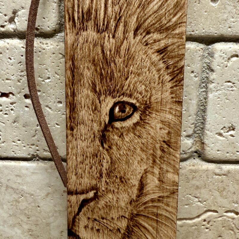 pyrography lion bookmark, woodburning bookmark, woodburning art